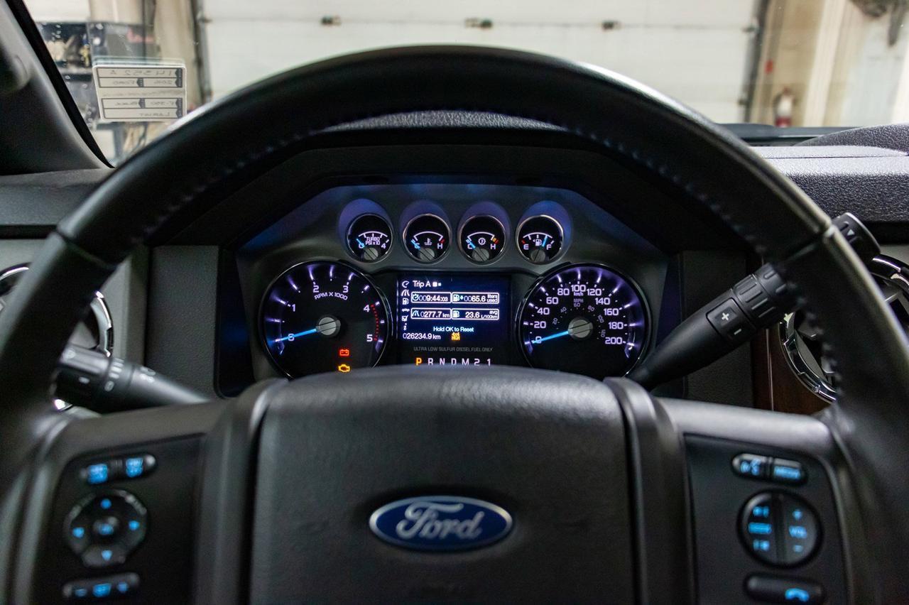 2016 Ford F-350 4x4 Crew Cab Lariat FX4 Diesel Leather Roof Nav Red Deer AB