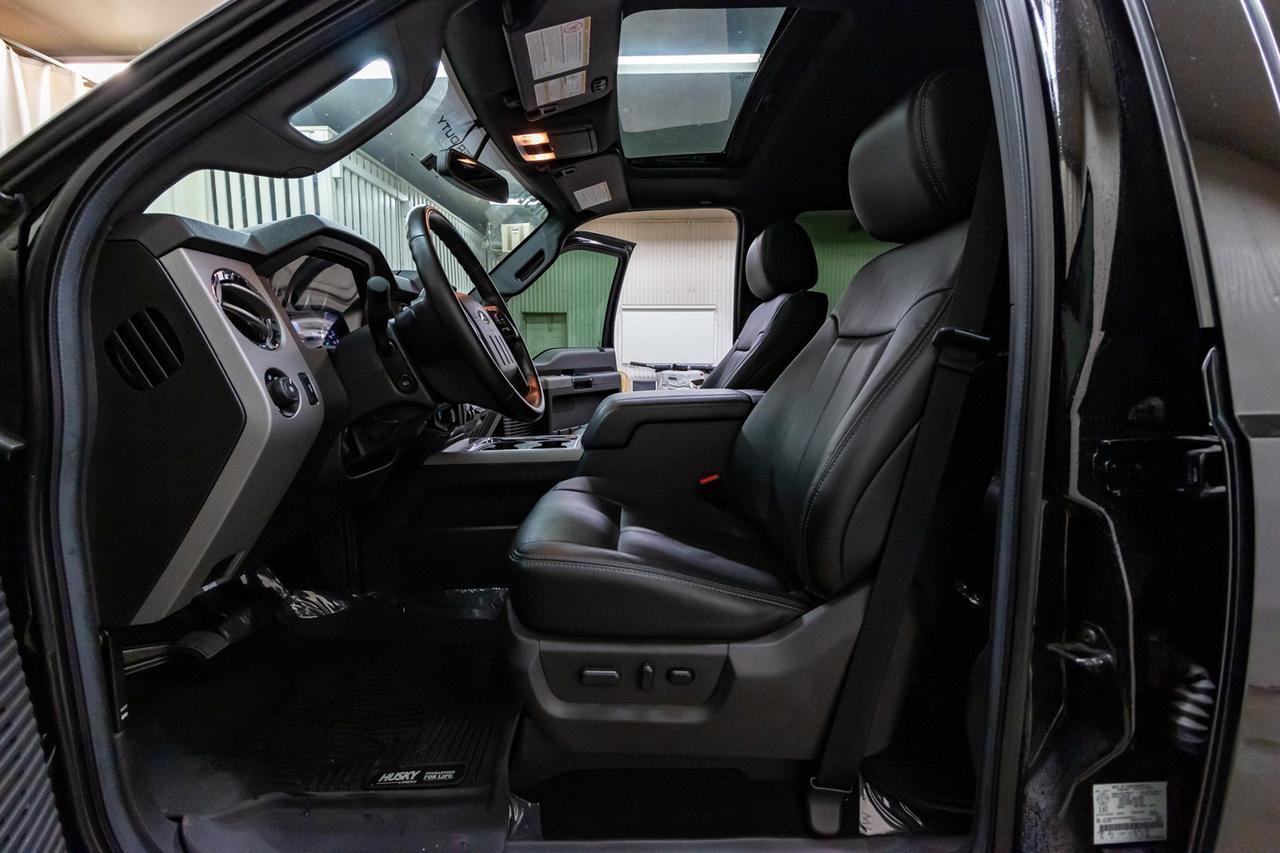2016 Ford F-350 4x4 Crew Cab Lariat FX4 Diesel Leather Roof Nav Red Deer AB