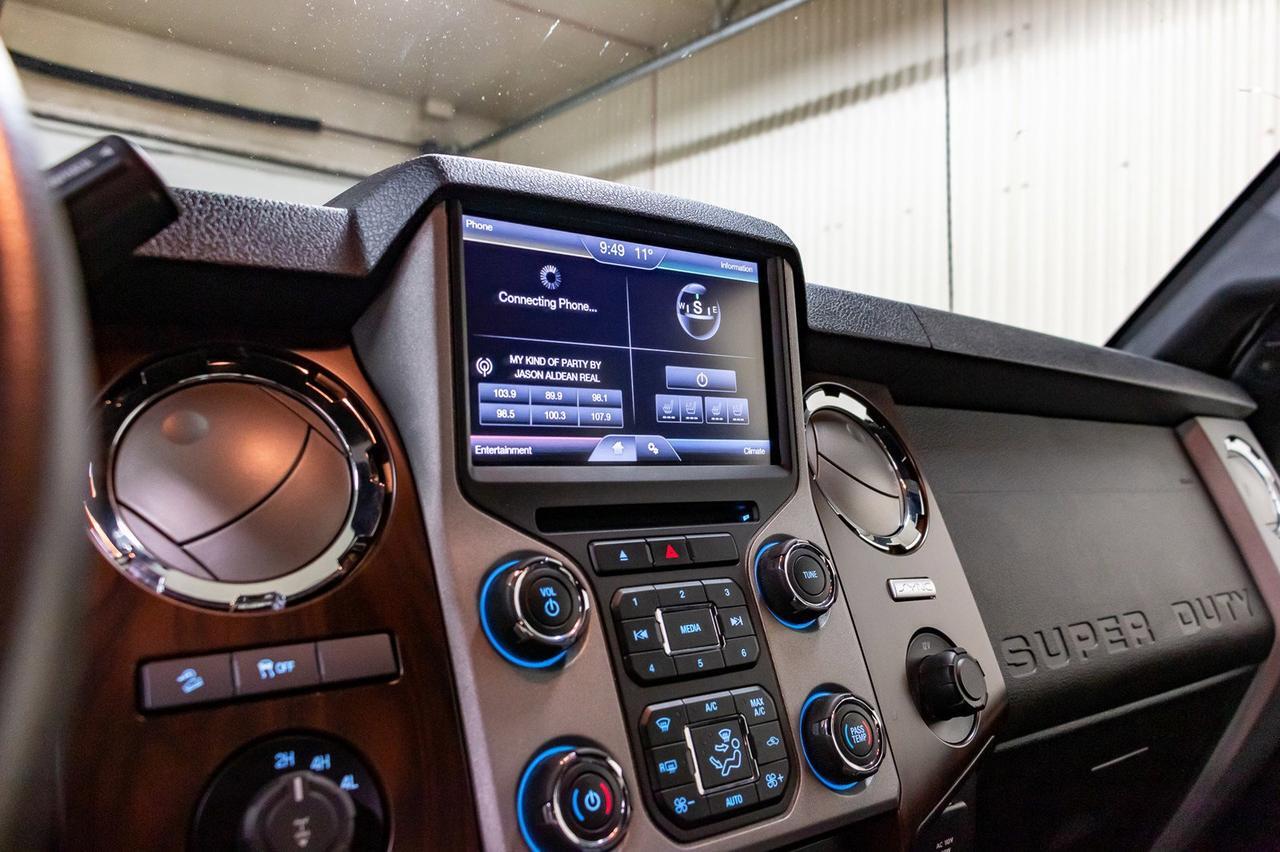 2016 Ford F-350 4x4 Crew Cab Lariat Leather BCam Red Deer AB