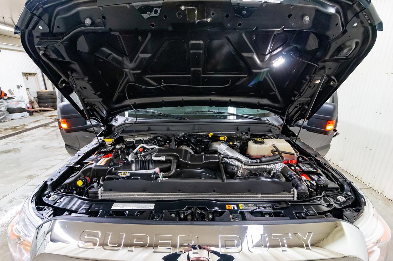 2016 Ford F-350 4x4 Crew Cab Lariat Longbox Diesel Leather Nav BCam Red Deer AB