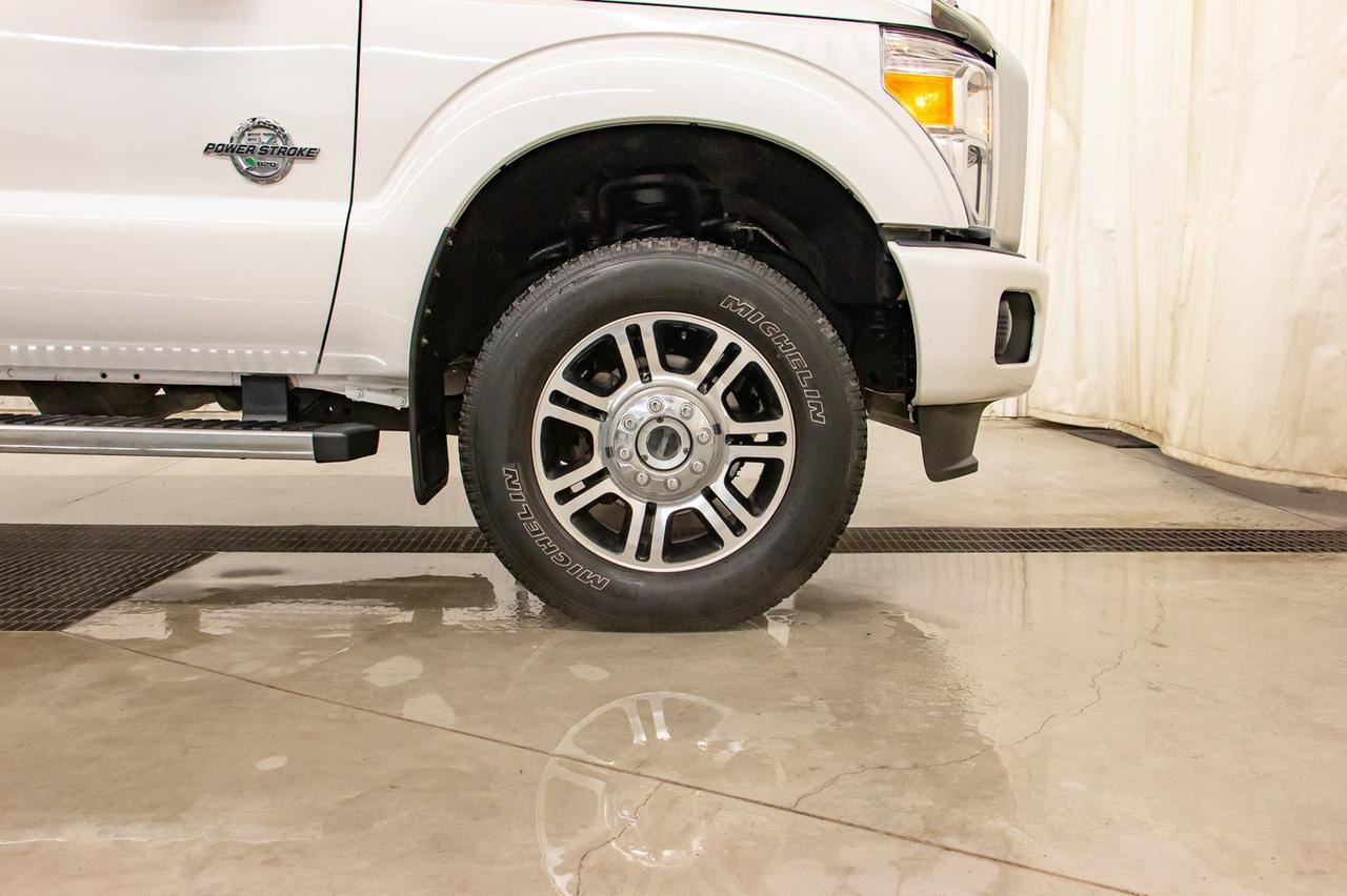 2016 Ford F-350 4x4 Crew Cab Platinum Diesel Leather Roof Nav Red Deer AB