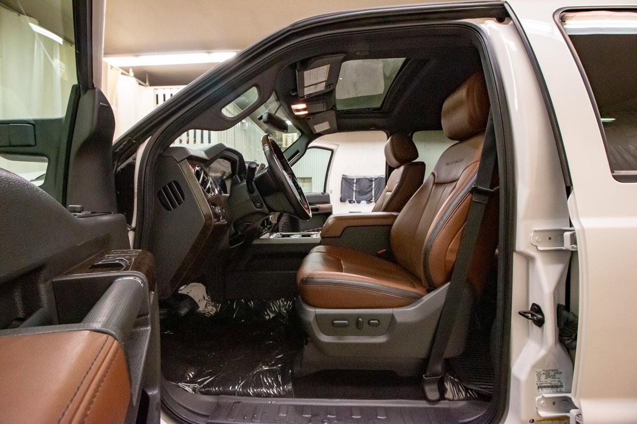 2016 Ford F-350 4x4 Crew Cab Platinum Diesel Leather Roof Nav Red Deer AB