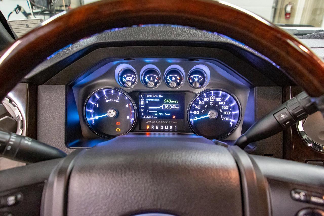 2016 Ford F-350 4x4 Crew Cab Platinum Diesel Leather Roof Nav Red Deer AB