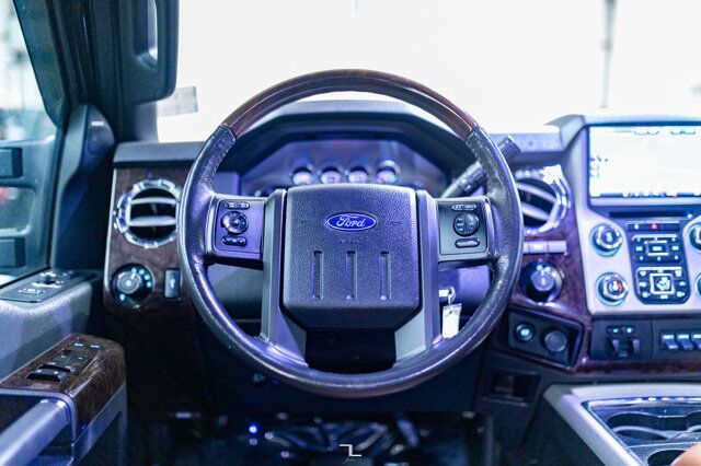 2016 Ford F-350 4x4 Crew Cab Platinum Diesel Leather Roof Nav Red Deer AB