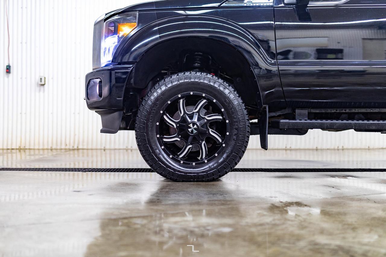 2016 Ford F-350 4x4 Crew Cab Platinum Diesel Leather Roof Nav Red Deer AB