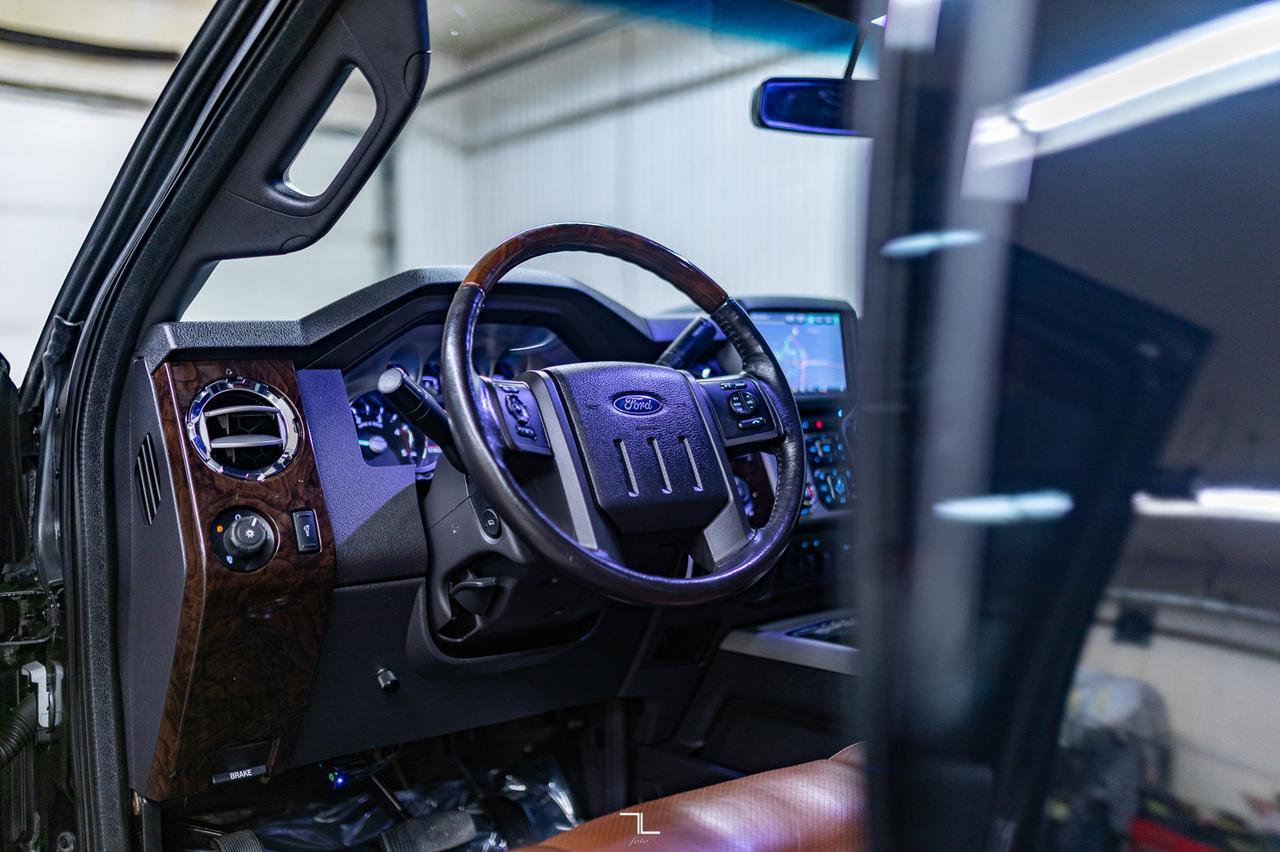 2016 Ford F-350 4x4 Crew Cab Platinum Diesel Leather Roof Nav Red Deer AB