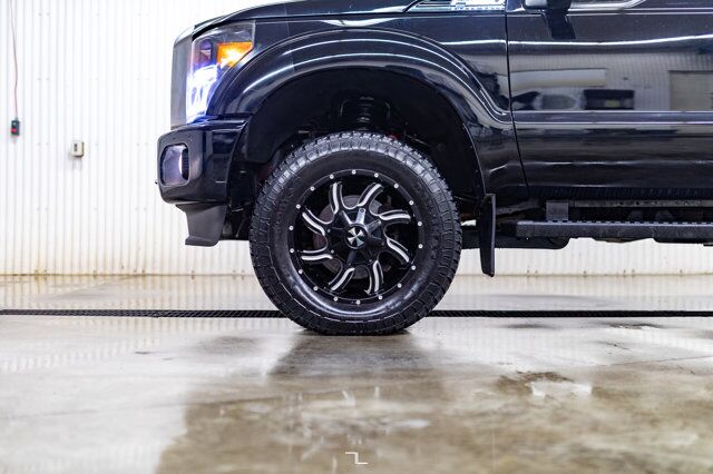 2016 Ford F-350 4x4 Crew Cab Platinum Diesel Leather Roof Nav Red Deer AB