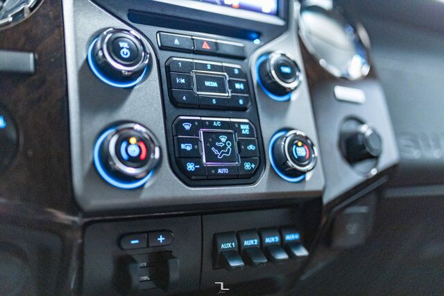 2016 Ford F-350 4x4 Crew Cab Platinum Diesel Leather Roof Nav Red Deer AB