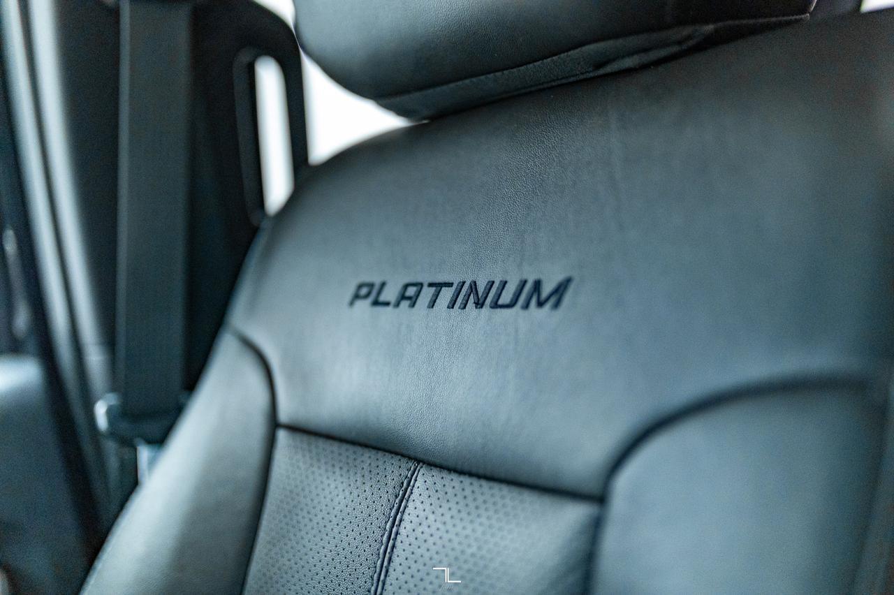 2016 Ford F-350 4x4 Crew Cab Platinum Diesel Leather Roof Nav Red Deer AB