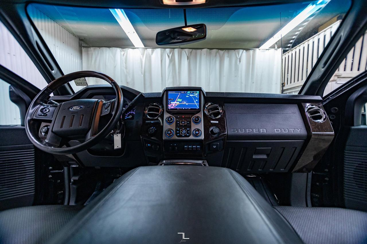 2016 Ford F-350 4x4 Crew Cab Platinum Diesel Leather Roof Nav Red Deer AB