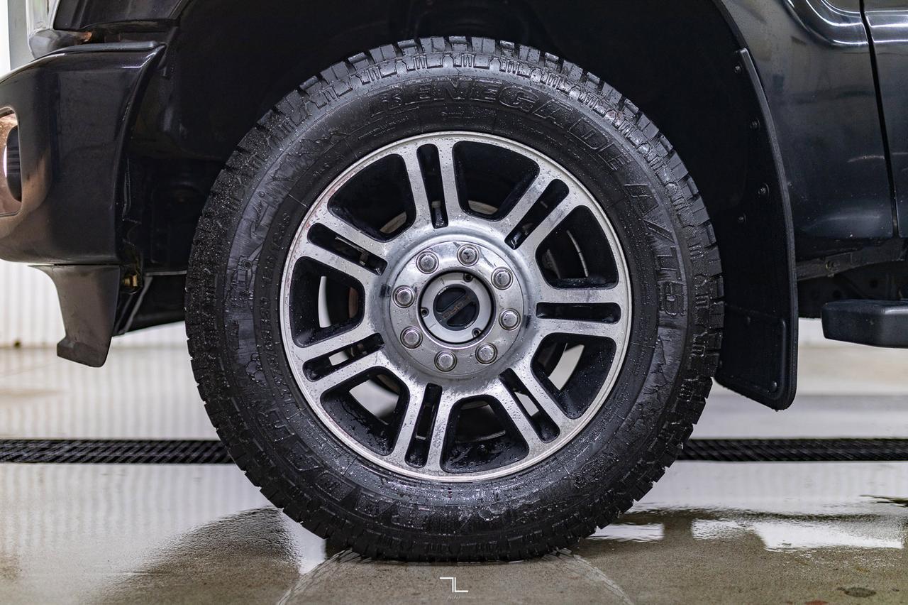 2016 Ford F-350 4x4 Crew Cab Platinum Diesel Leather Roof Nav Red Deer AB