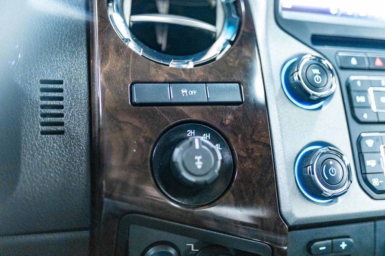 2016 Ford F-350 4x4 Crew Cab Platinum Diesel Leather Roof Nav Red Deer AB