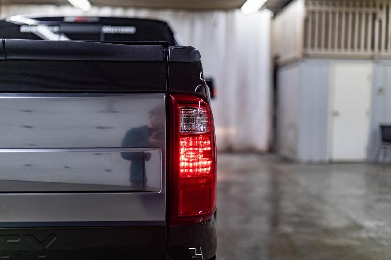 2016 Ford F-350 4x4 Crew Cab Platinum Diesel Leather Roof Nav Red Deer AB