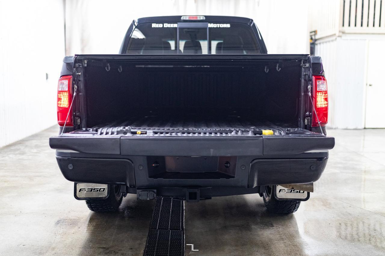 2016 Ford F-350 4x4 Crew Cab Platinum Diesel Leather Roof Nav Red Deer AB