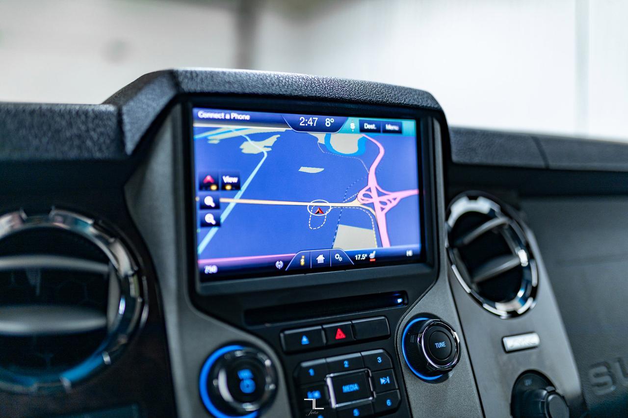 2016 Ford F-350 4x4 Crew Cab Platinum Diesel Leather Roof Nav Red Deer AB