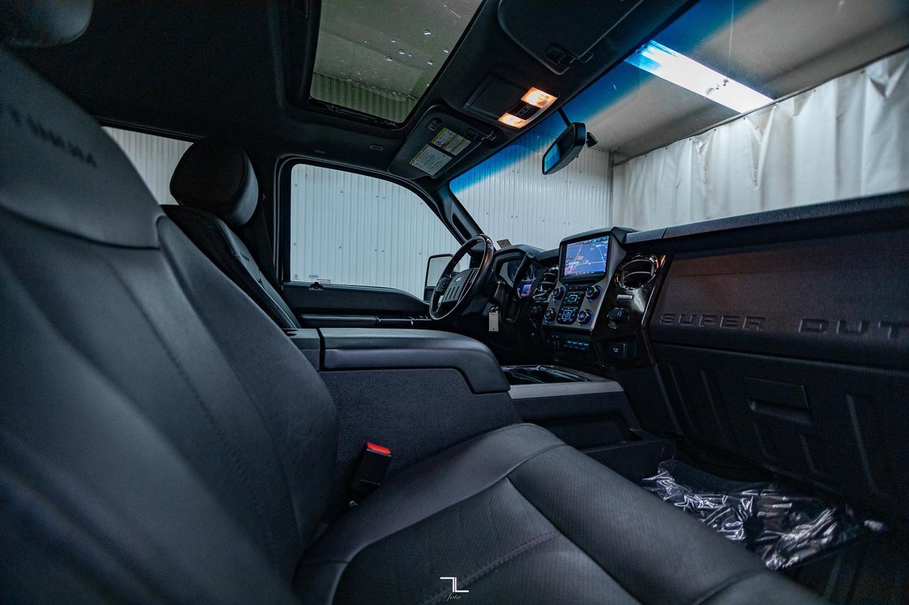 2016 Ford F-350 4x4 Crew Cab Platinum Diesel Leather Roof Nav Red Deer AB