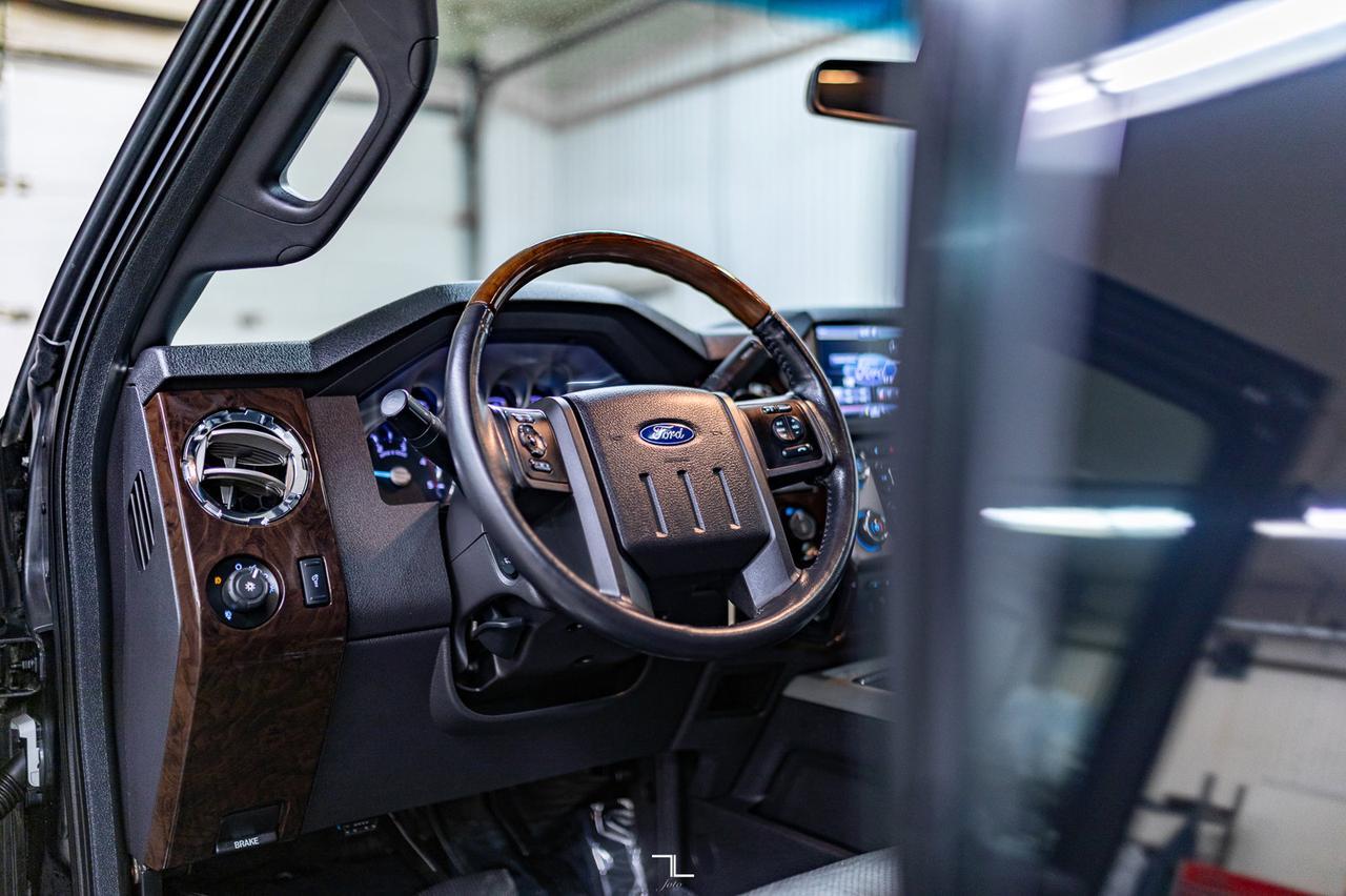 2016 Ford F-350 4x4 Crew Cab Platinum Diesel Leather Roof Nav Red Deer AB