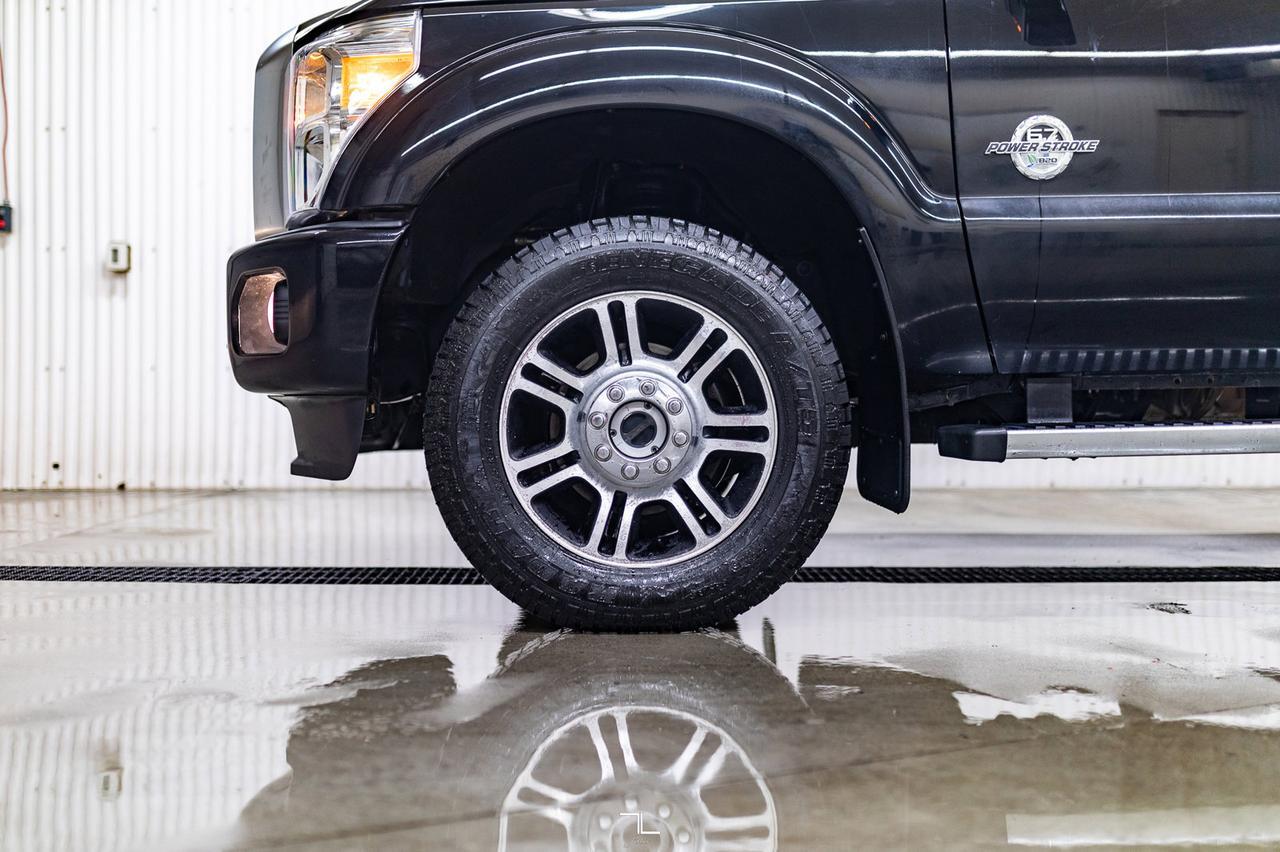 2016 Ford F-350 4x4 Crew Cab Platinum Diesel Leather Roof Nav Red Deer AB