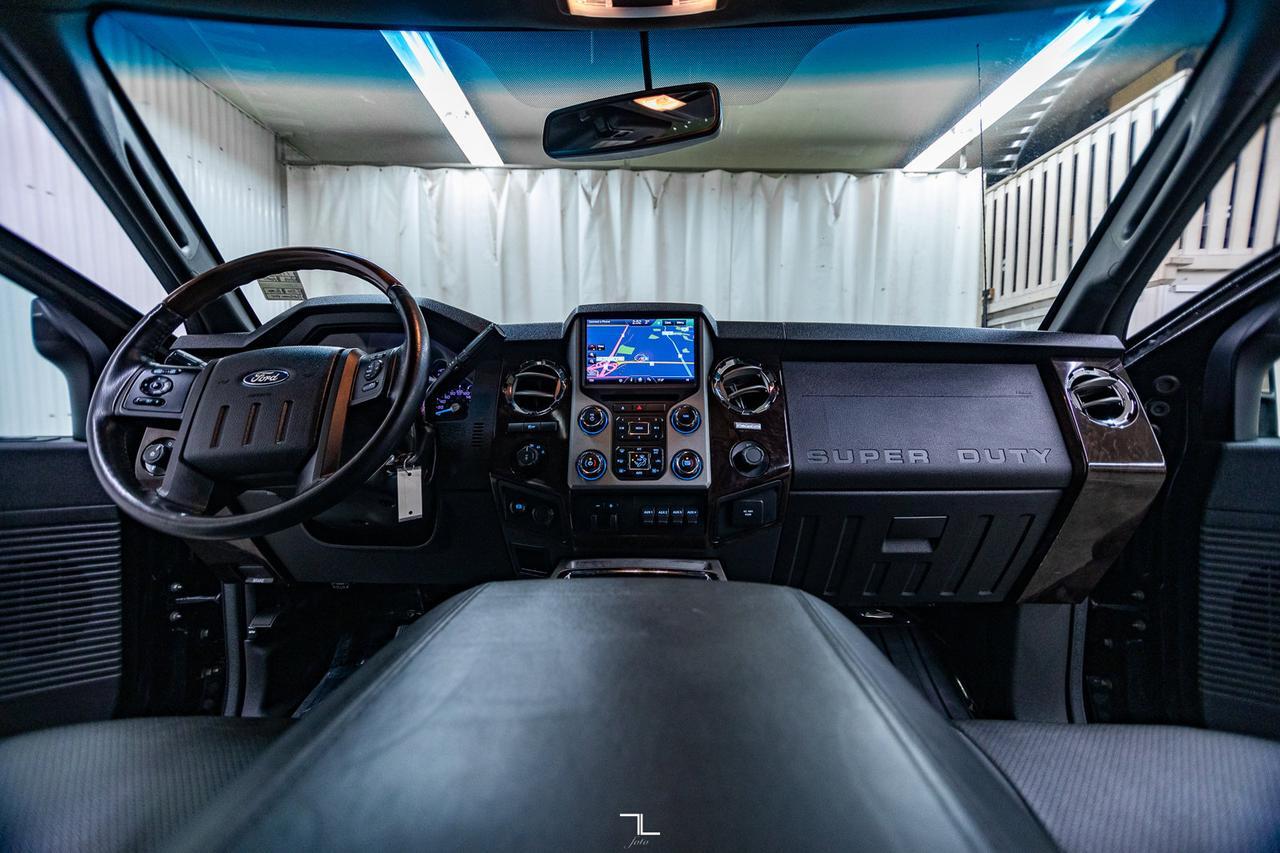 2016 Ford F-350 4x4 Crew Cab Platinum Diesel Leather Roof Nav Red Deer AB
