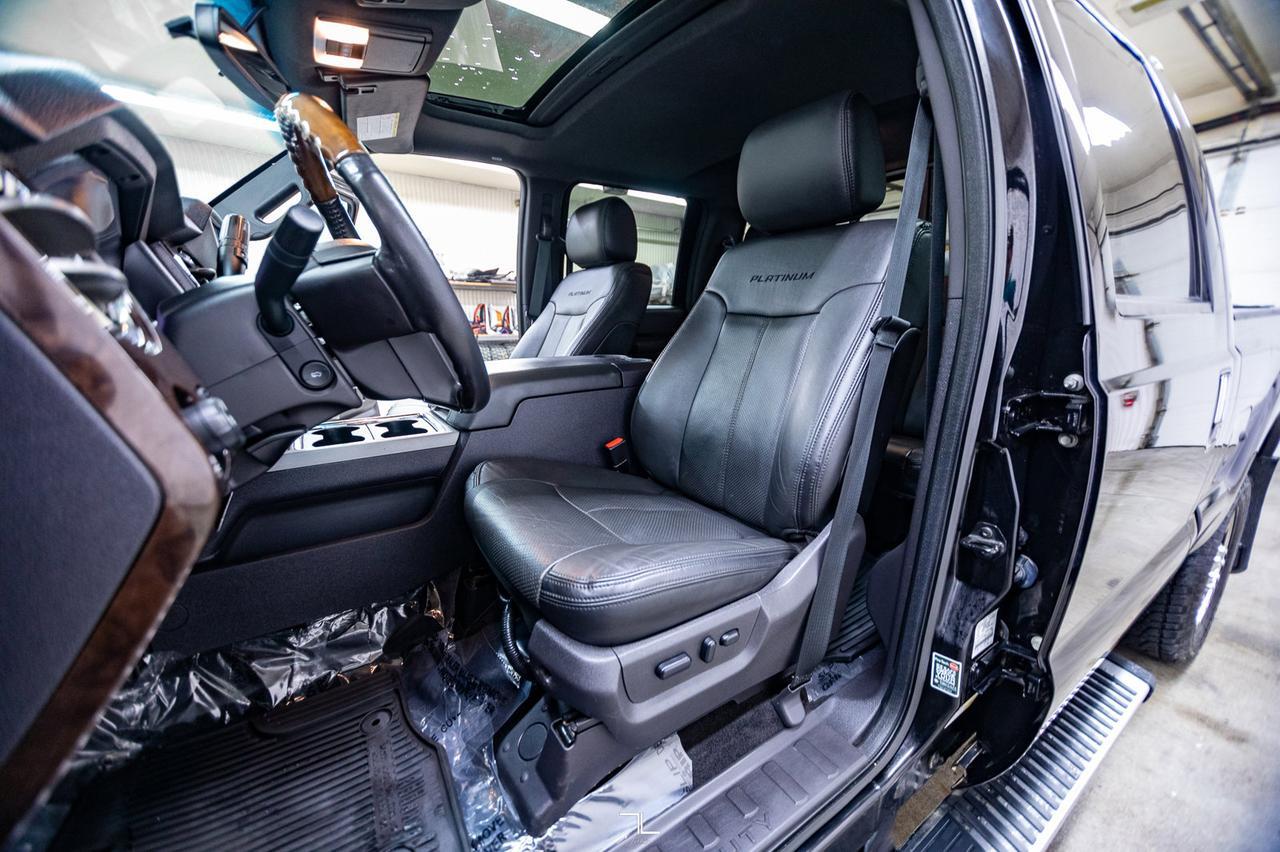 2016 Ford F-350 4x4 Crew Cab Platinum Diesel Leather Roof Nav Red Deer AB