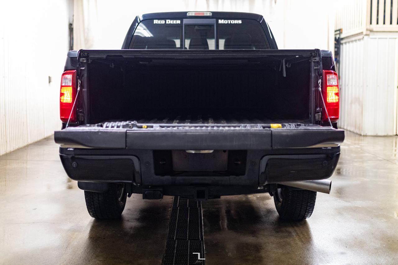 2016 Ford F-350 4x4 Crew Cab Platinum Diesel Leather Roof Nav Red Deer AB