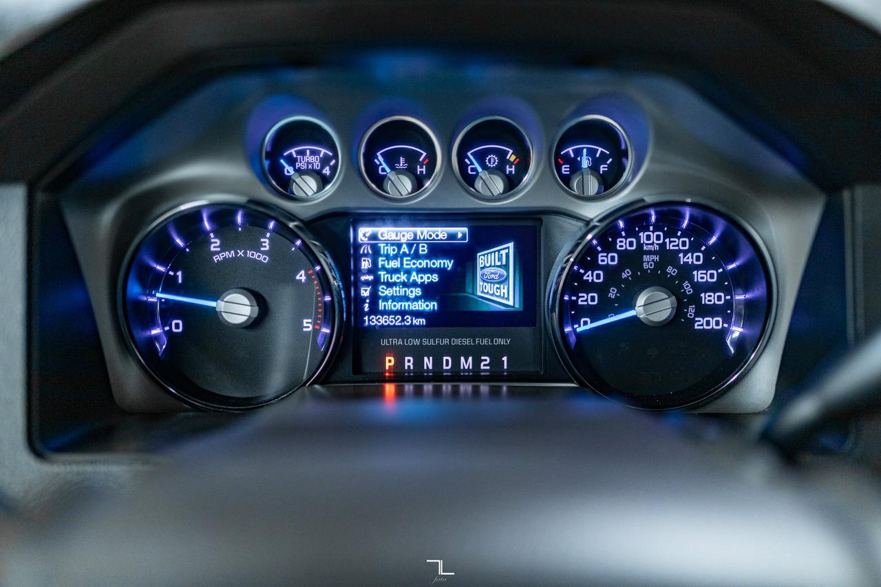 2016 Ford F-350 4x4 Crew Cab Platinum Diesel Leather Roof Nav Red Deer AB