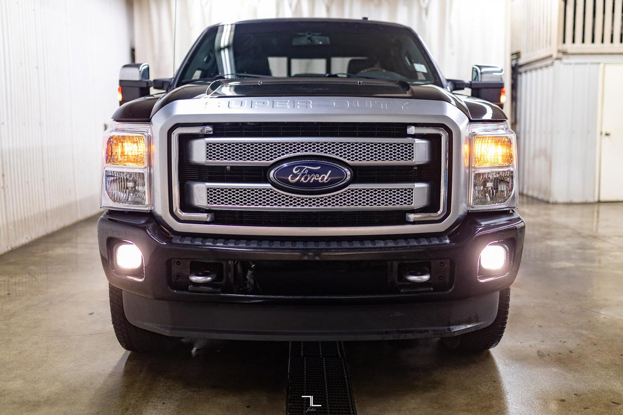 2016 Ford F-350 4x4 Crew Cab Platinum Diesel Leather Roof Nav Red Deer AB