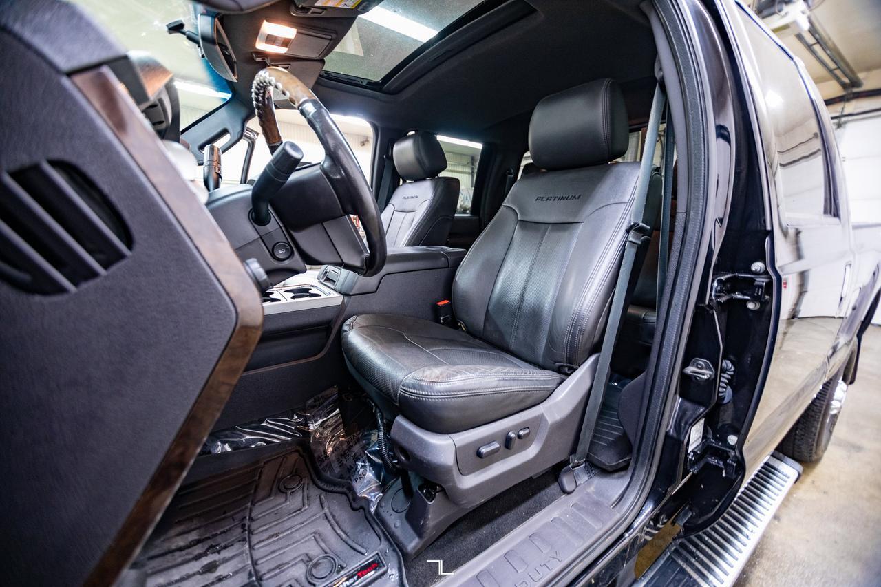 2016 Ford F-350 4x4 Crew Cab Platinum Diesel Leather Roof Nav Red Deer AB