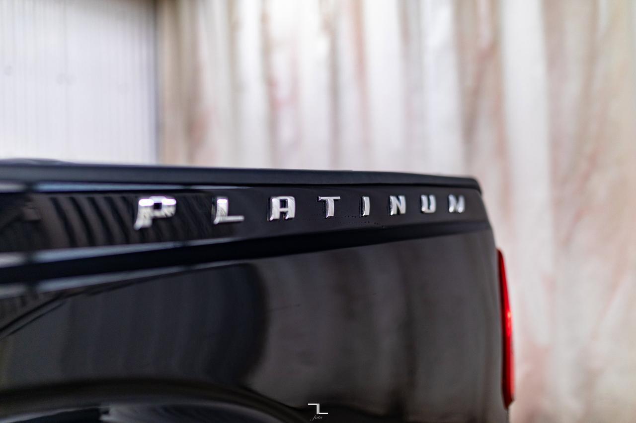 2016 Ford F-350 4x4 Crew Cab Platinum Diesel Leather Roof Nav Red Deer AB