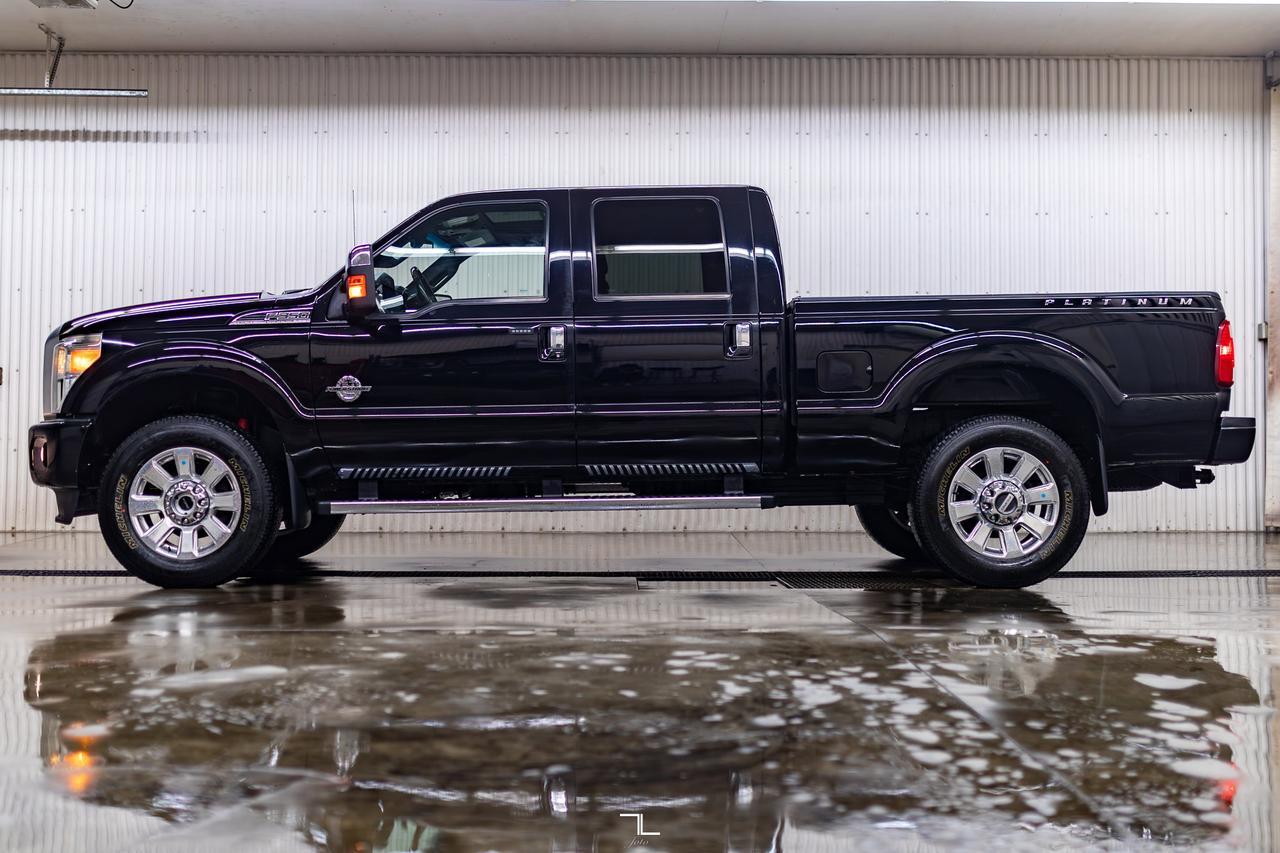 2016 Ford F-350 4x4 Crew Cab Platinum Diesel Leather Roof Nav Red Deer AB