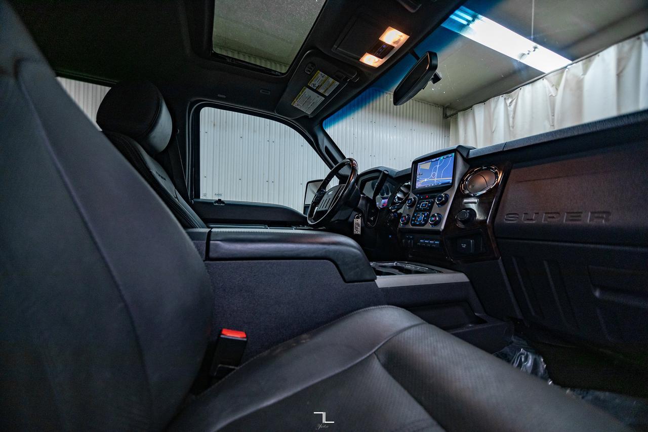 2016 Ford F-350 4x4 Crew Cab Platinum Diesel Leather Roof Nav Red Deer AB