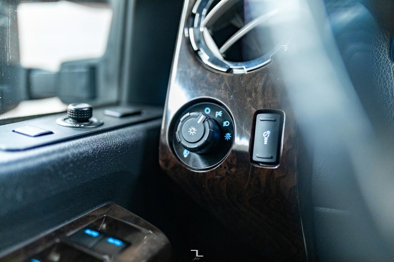 2016 Ford F-350 4x4 Crew Cab Platinum Diesel Leather Roof Nav Red Deer AB