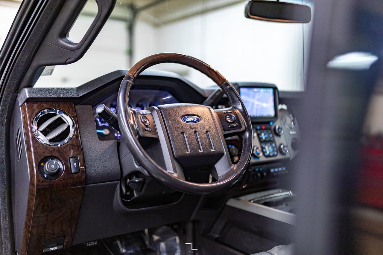 2016 Ford F-350 4x4 Crew Cab Platinum Diesel Leather Roof Nav Red Deer AB