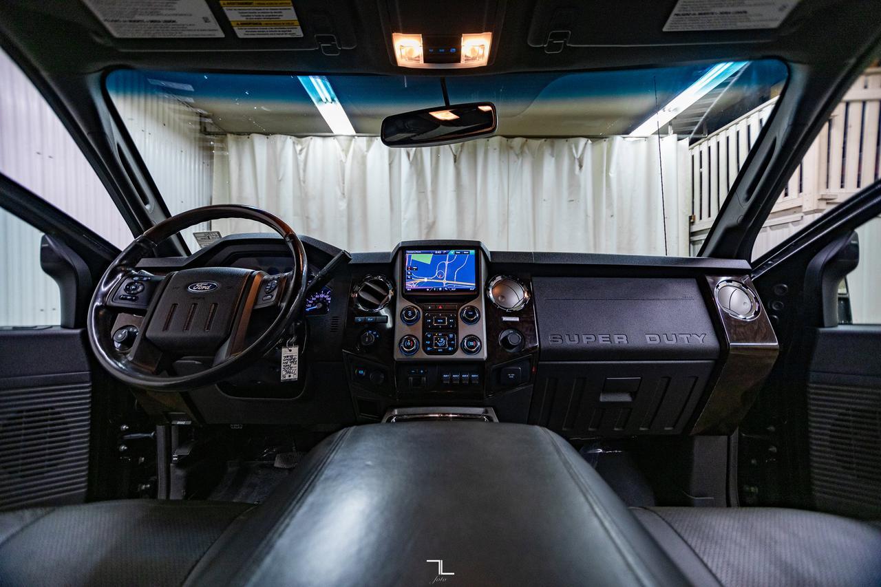 2016 Ford F-350 4x4 Crew Cab Platinum Diesel Leather Roof Nav Red Deer AB