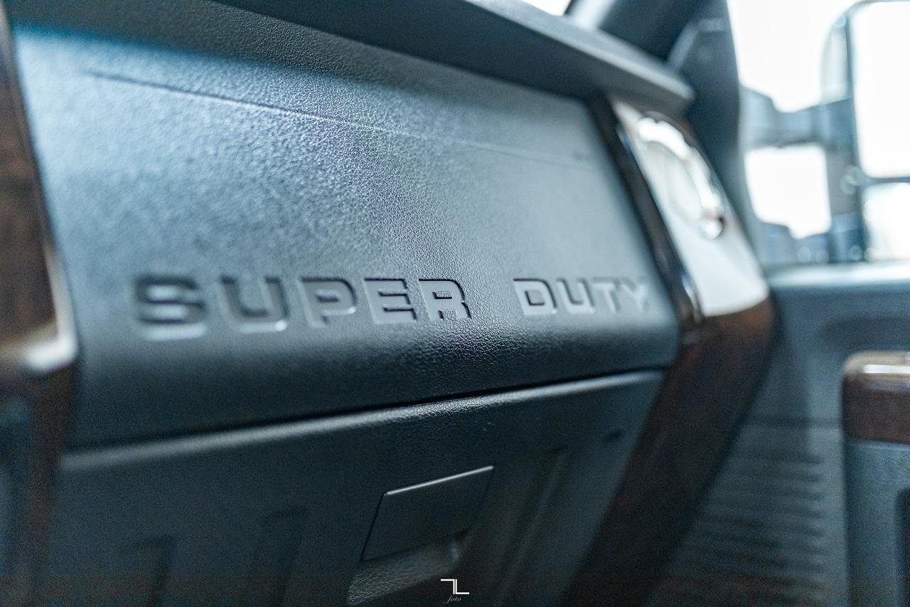 2016 Ford F-350 4x4 Crew Cab Platinum Diesel Leather Roof Nav Red Deer AB