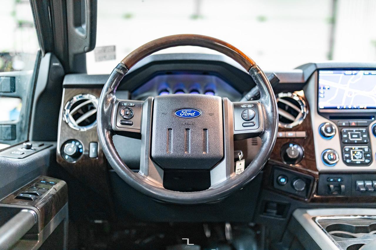 2016 Ford F-350 4x4 Crew Cab Platinum Diesel Leather Roof Nav Red Deer AB