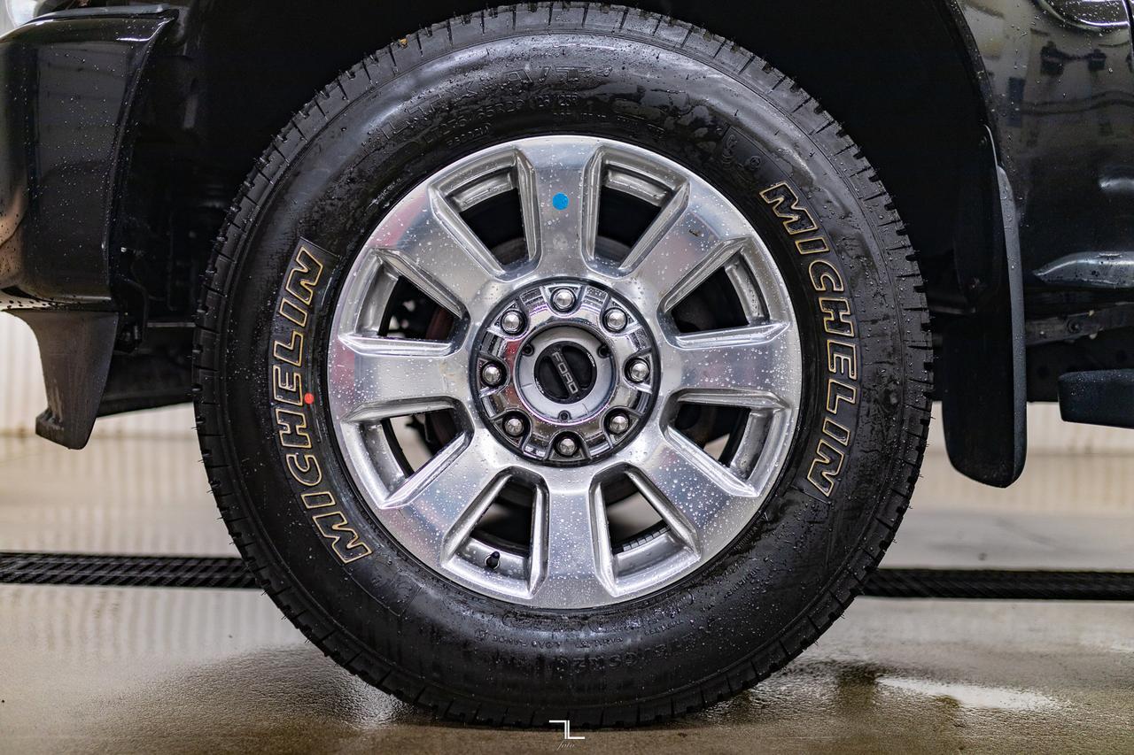 2016 Ford F-350 4x4 Crew Cab Platinum Diesel Leather Roof Nav Red Deer AB