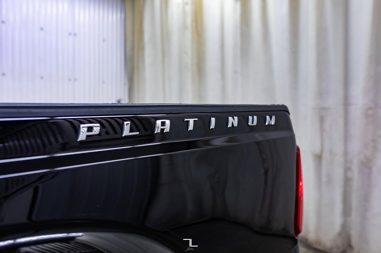 2016 Ford F-350 4x4 Crew Cab Platinum Diesel Leather Roof Nav Red Deer AB