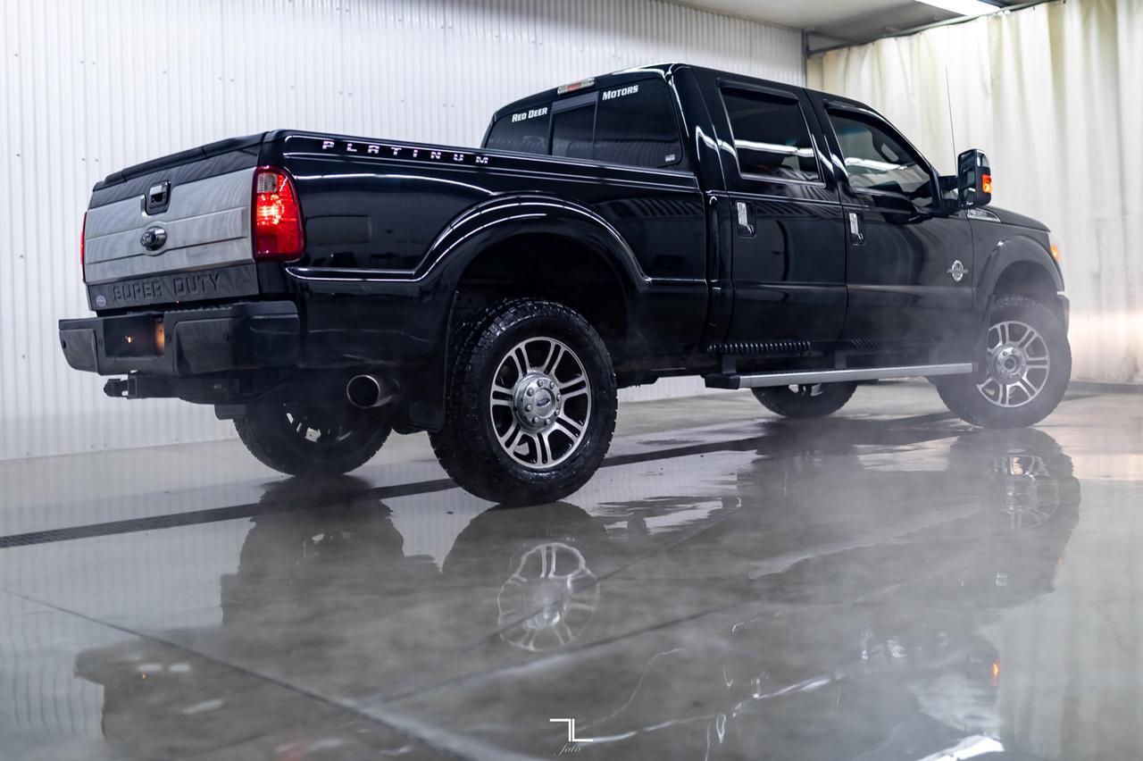 2016 Ford F-350 4x4 Crew Cab Platinum Diesel Leather Roof Nav Red Deer AB