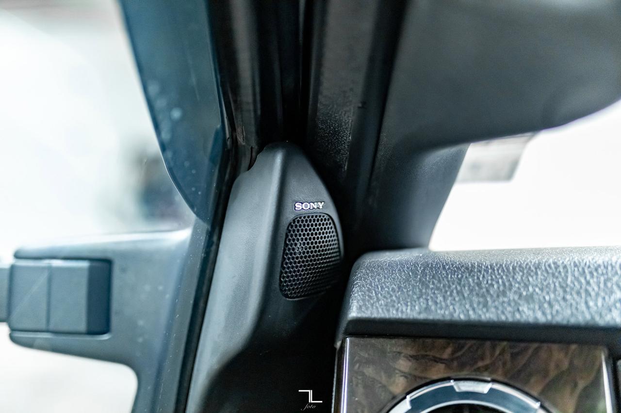 2016 Ford F-350 4x4 Crew Cab Platinum Diesel Leather Roof Nav Red Deer AB