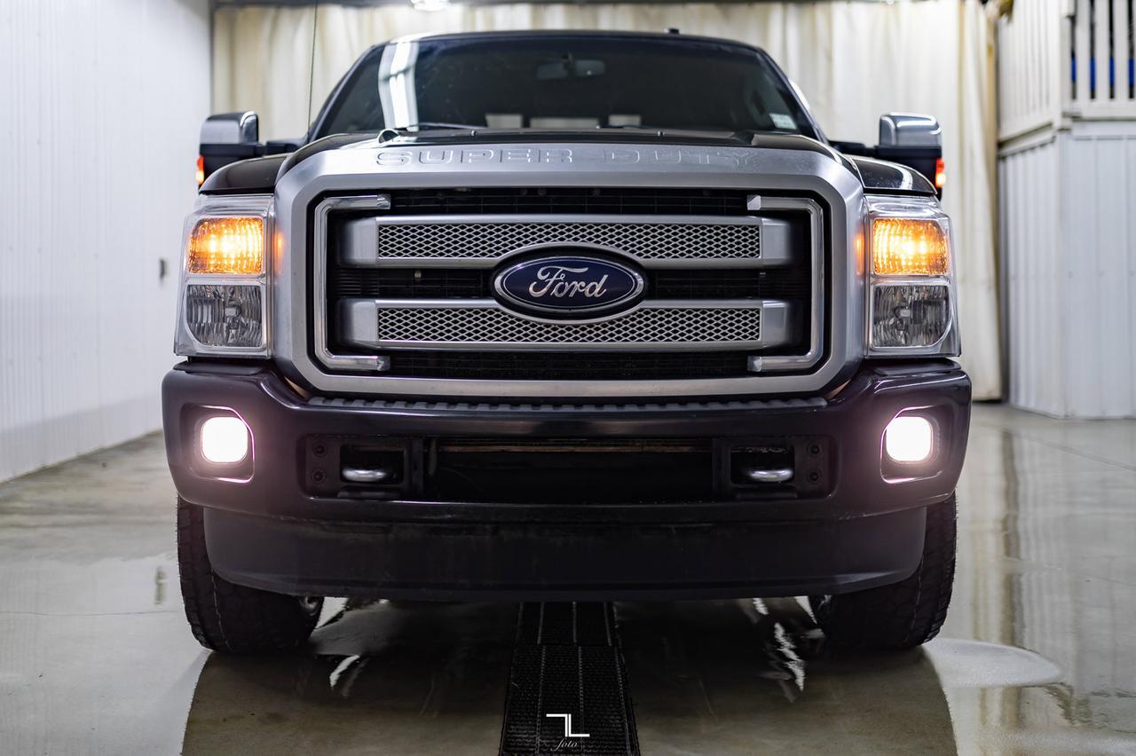 2016 Ford F-350 4x4 Crew Cab Platinum Diesel Leather Roof Nav Red Deer AB