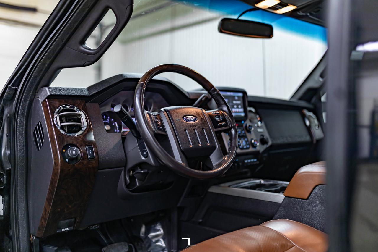 2016 Ford F-350 4x4 Crew Cab Platinum Diesel Leather Roof Nav Red Deer AB