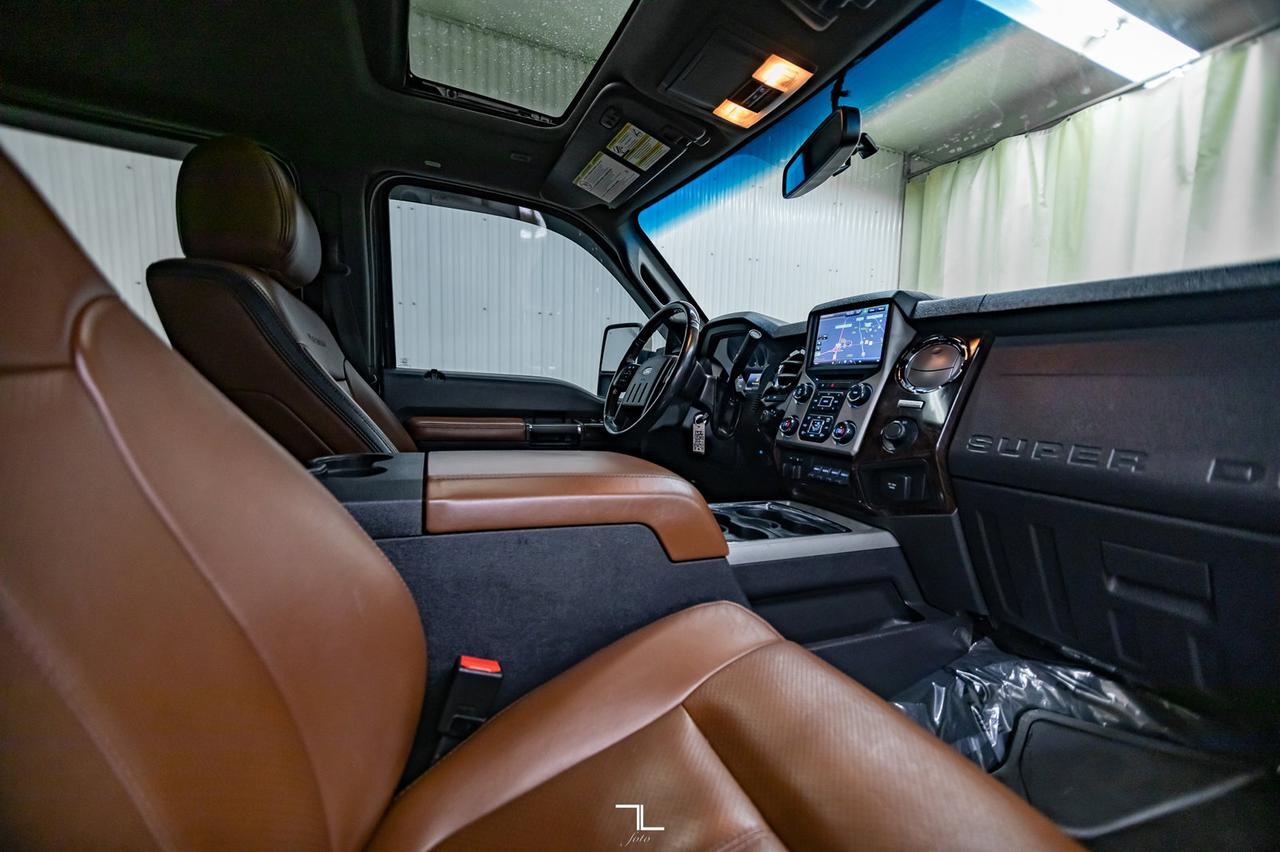 2016 Ford F-350 4x4 Crew Cab Platinum Diesel Leather Roof Nav Red Deer AB