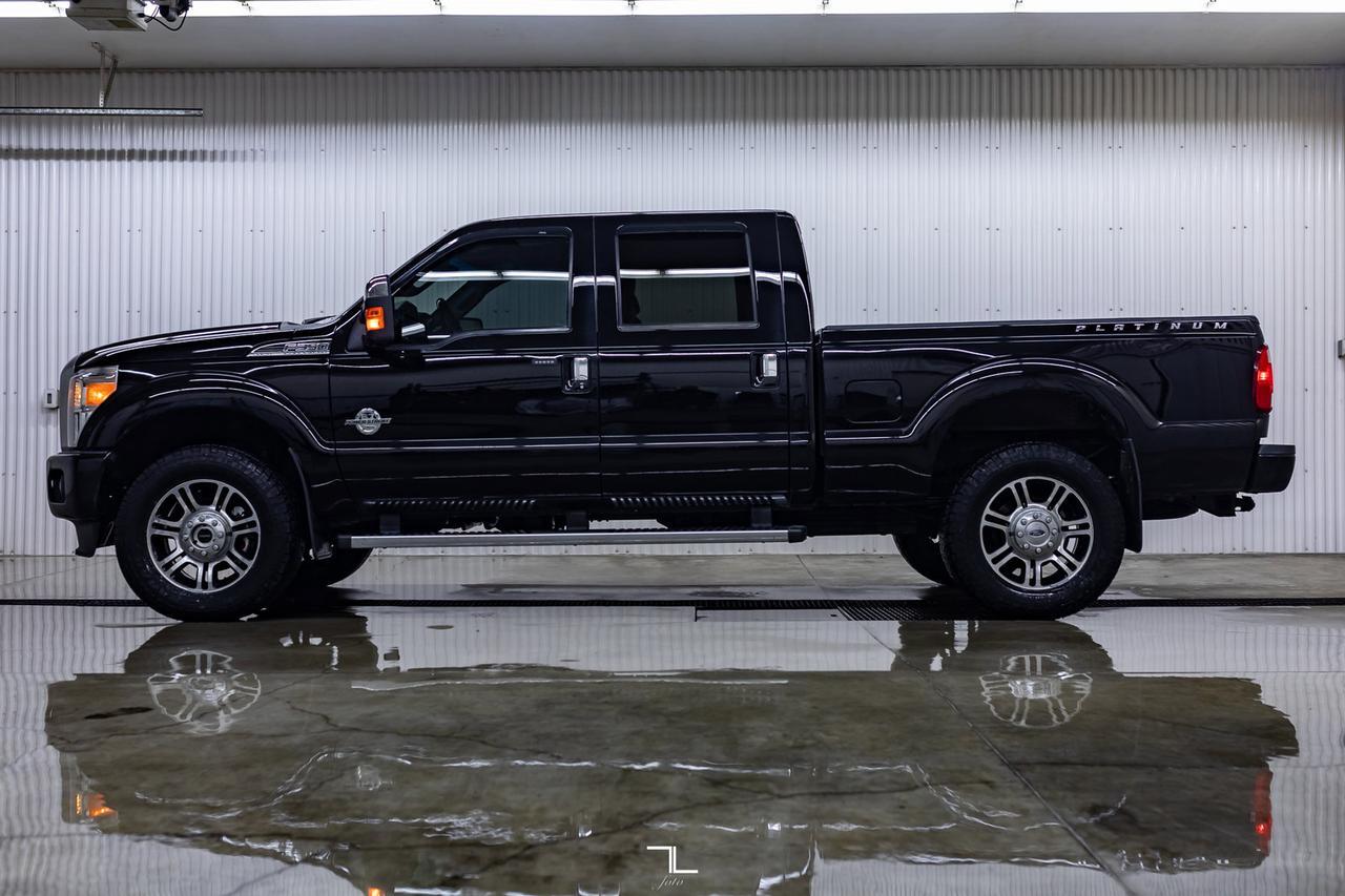 2016 Ford F-350 4x4 Crew Cab Platinum Diesel Leather Roof Nav Red Deer AB