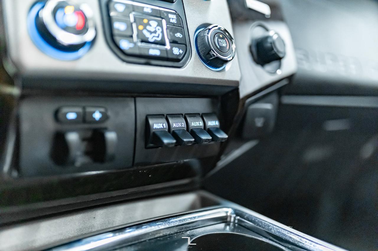 2016 Ford F-350 4x4 Crew Cab Platinum Diesel Leather Roof Nav Red Deer AB