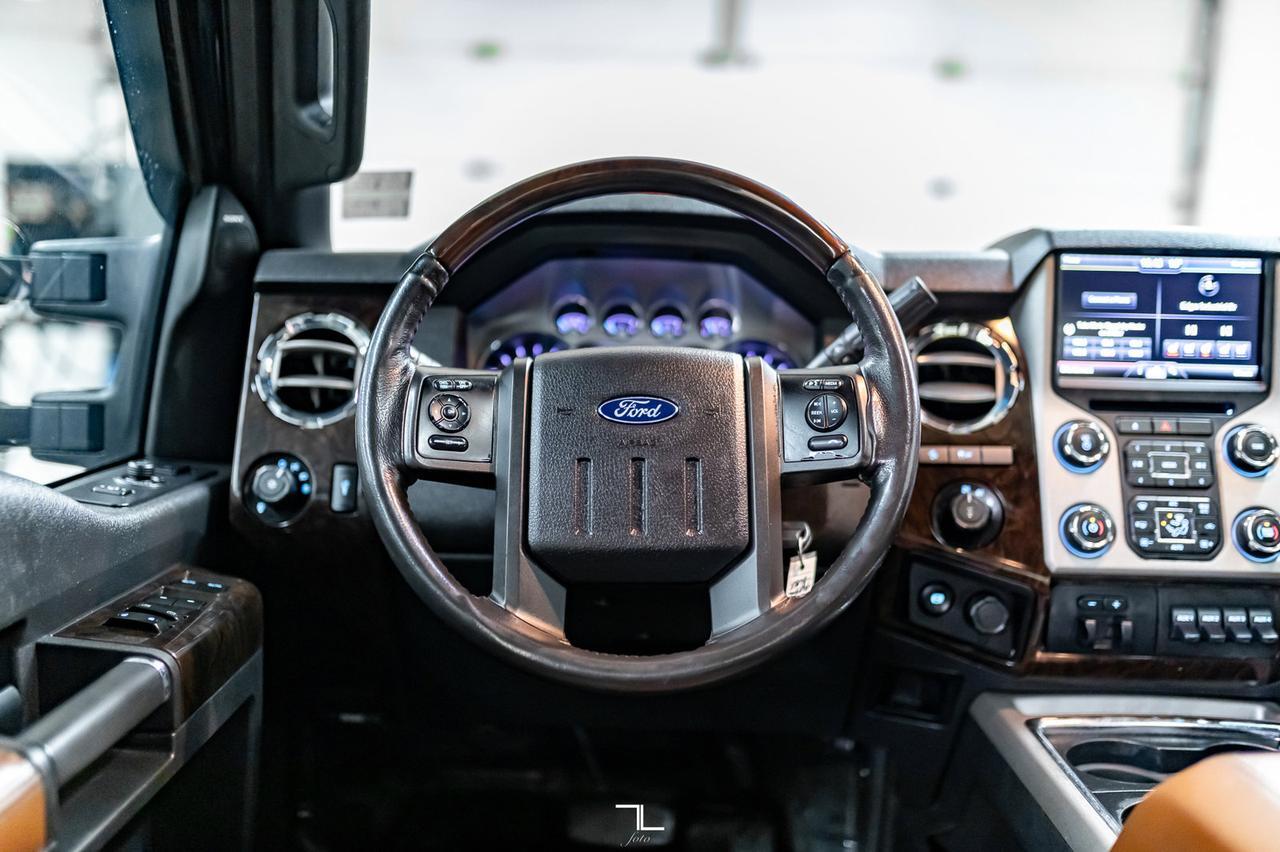 2016 Ford F-350 4x4 Crew Cab Platinum Diesel Leather Roof Nav Red Deer AB