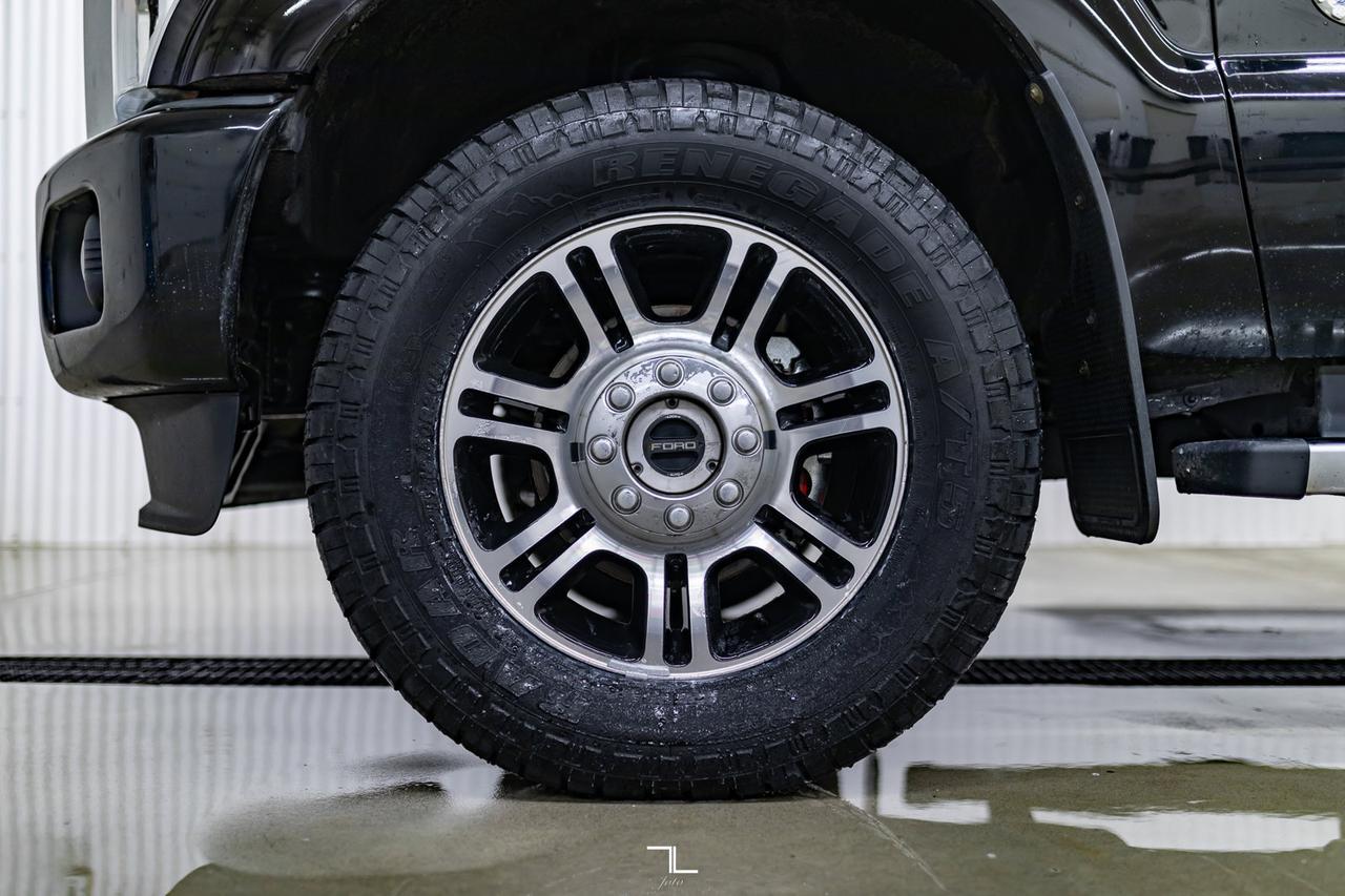 2016 Ford F-350 4x4 Crew Cab Platinum Diesel Leather Roof Nav Red Deer AB