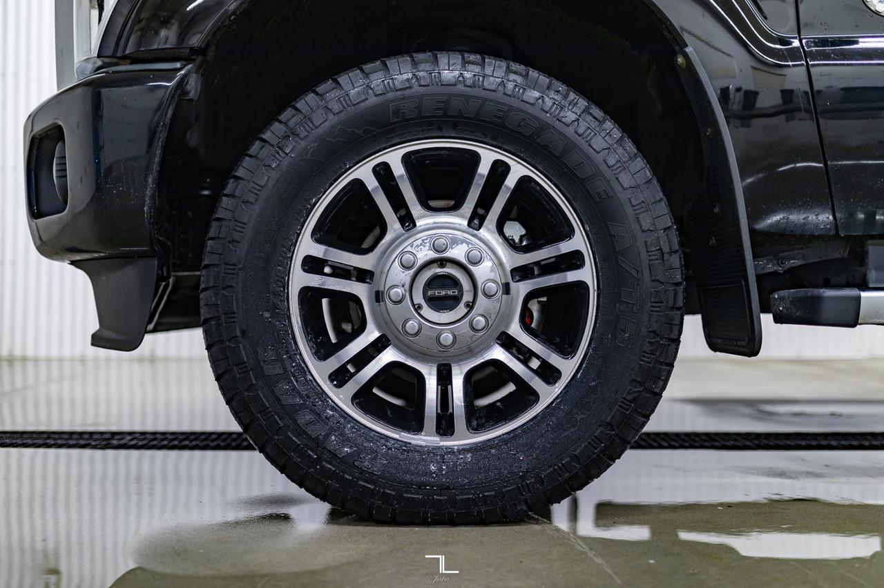 2016 Ford F-350 4x4 Crew Cab Platinum Diesel Leather Roof Nav Red Deer AB