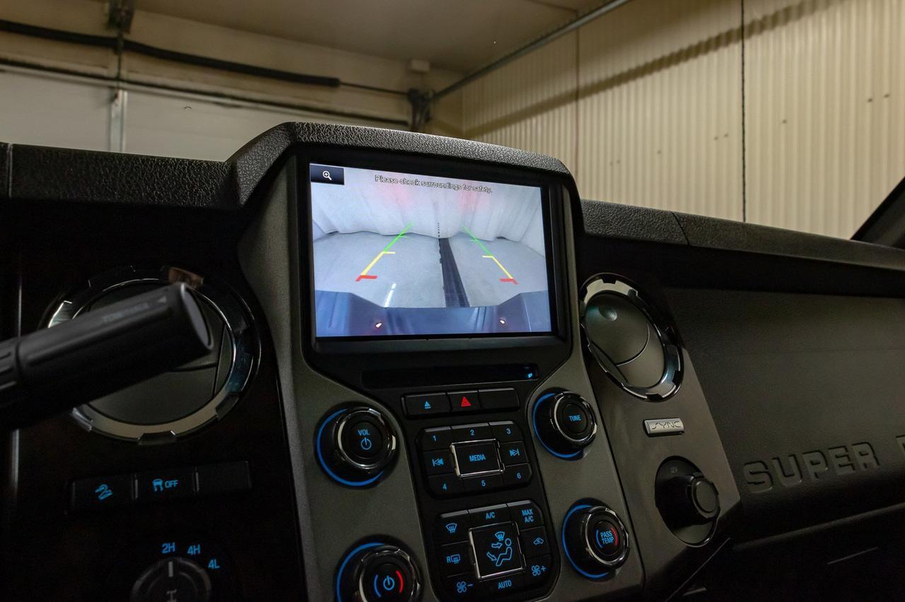 2016 Ford F-350 4x4 Crew Cab Platinum Diesel Leather Roof Nav Red Deer AB