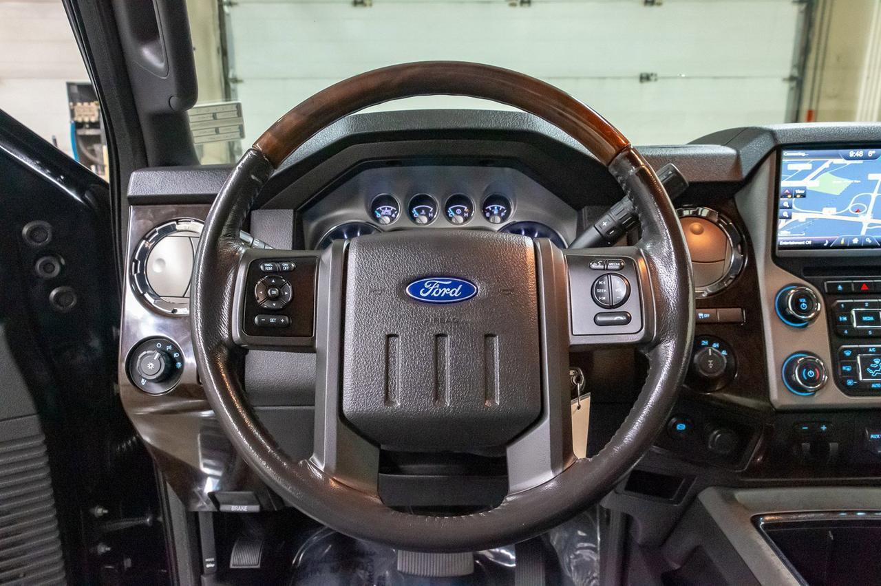 2016 Ford F-350 4x4 Crew Cab Platinum Diesel Leather Roof Nav Red Deer AB